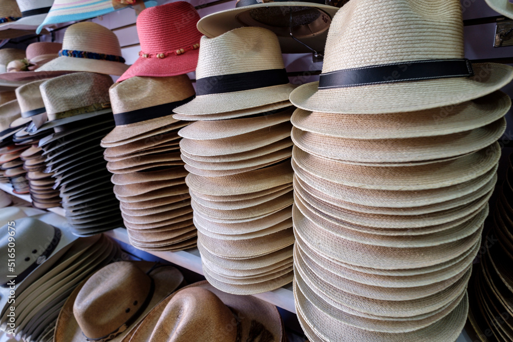 tienda de sombreros, Panajachel,  lago de Atitlán,departamento de Sololá , República de Guatemala, América Central