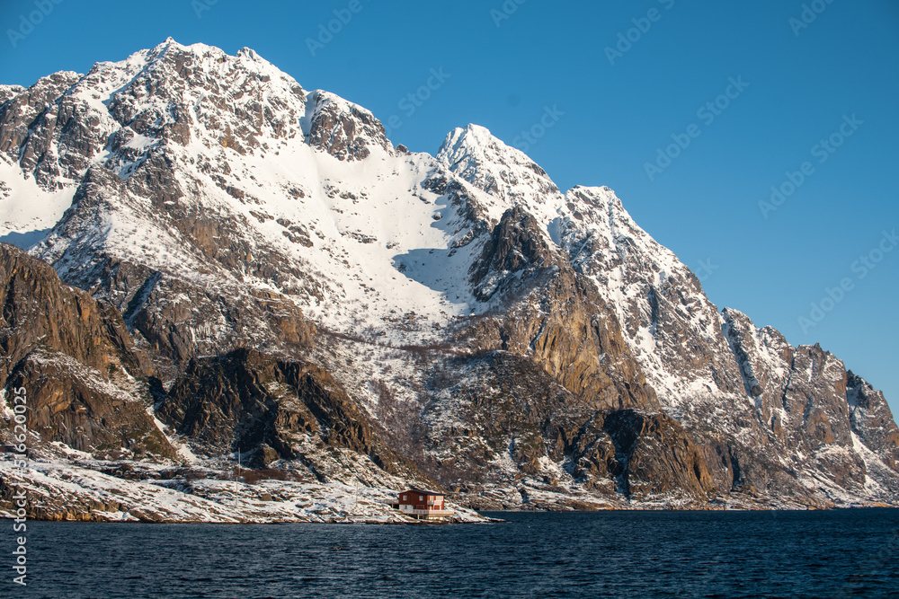 Obraz premium Cozy cabin in the north of Norway 