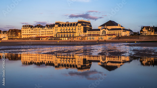 Obraz na płótnie Cabourg, Normandie. w salonie