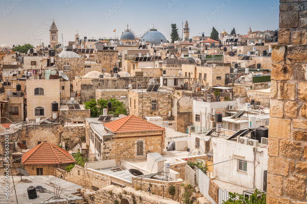 Vue de la vieille ville de Jérusalem depuis les remparts Nord