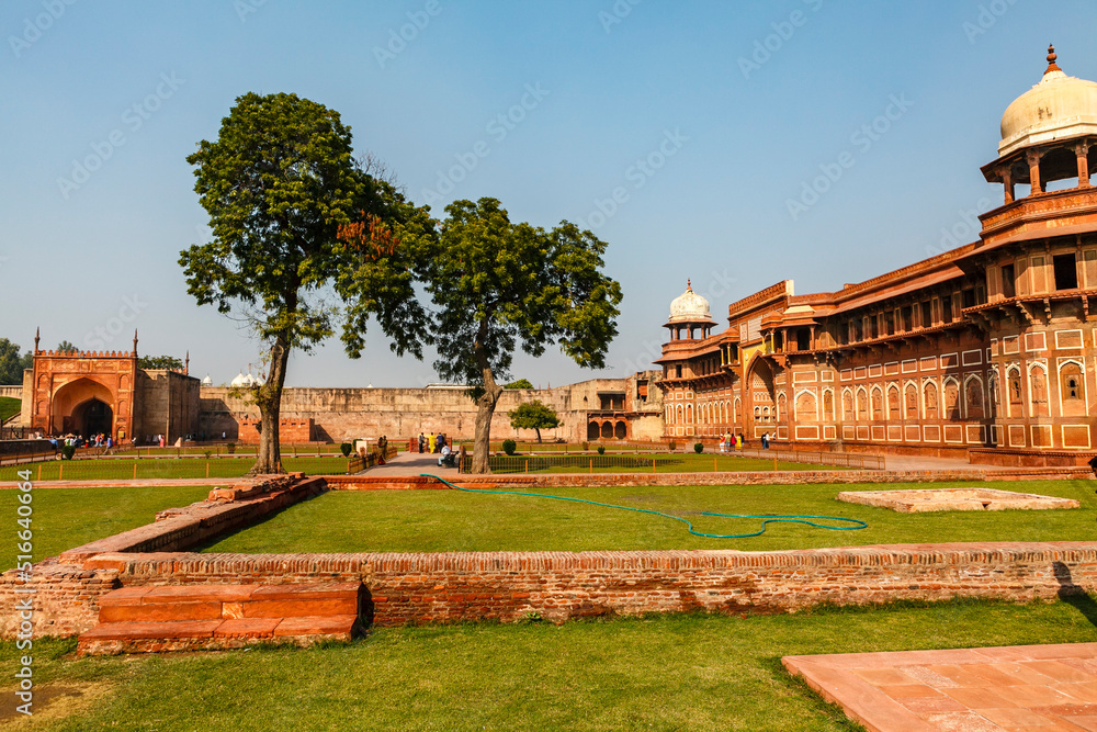 Courtyard of the Agra Fort, Agra, Uttar Pradesh, India, Asia Courtyard of the Agra Fort, Agra, Uttar Pradesh, India, Asia