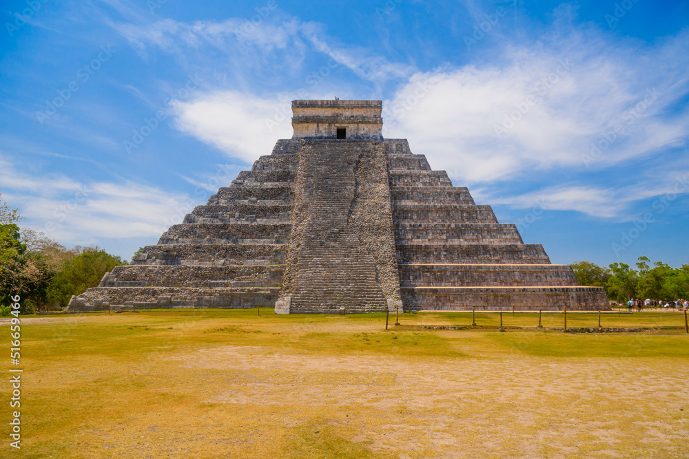 Temple Pyramid of Kukulcan El Castillo, Chichen Itza, Yucatan, Mexico, Maya civilization Temple Pyramid of Kukulcan El Castillo, Chichen Itza, Yucatan, Mexico, Maya civilization