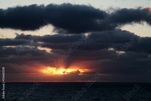 Sonnenaufgang über dem Meer © Peter