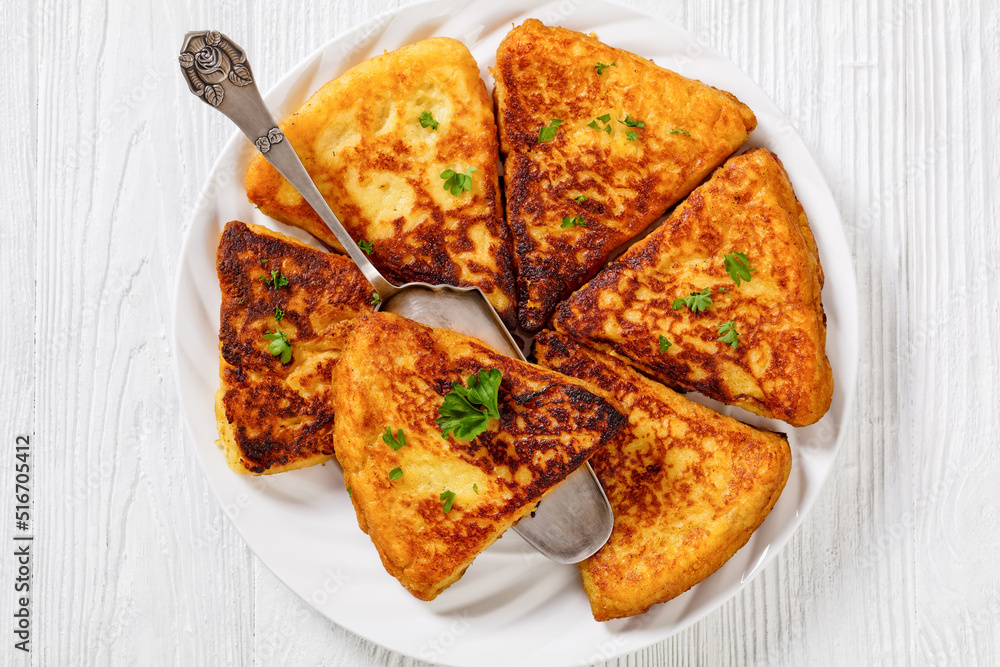 Potato Farls, Irish Potato Cakes, potato bread Potato Farls, Irish Potato Cakes, potato bread