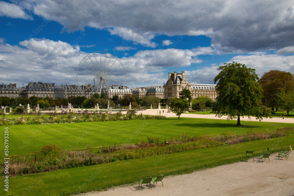 Obraz premium view of the tuileries garden