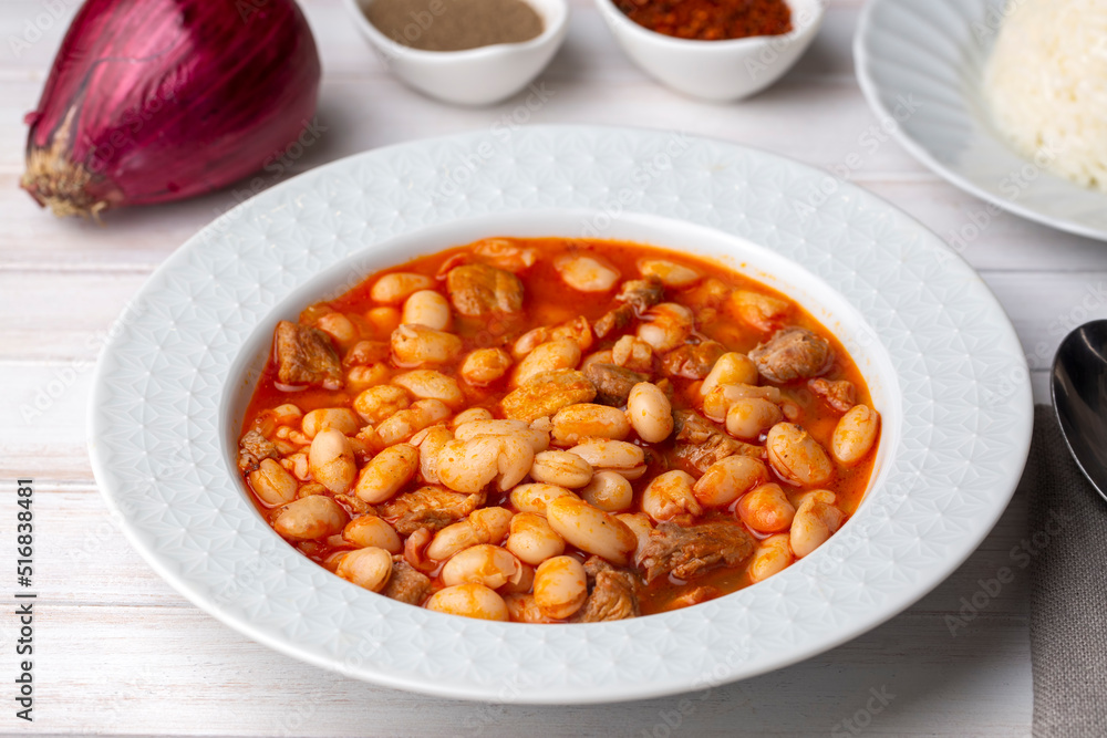 Turkish foods; dried bean, Beans with minced meat (kuru fasulye) Turkish foods; dried bean, Beans with minced meat (kuru fasulye)
