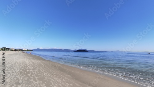 Praia ilha de Florian  polis Santa Catarina Brasil