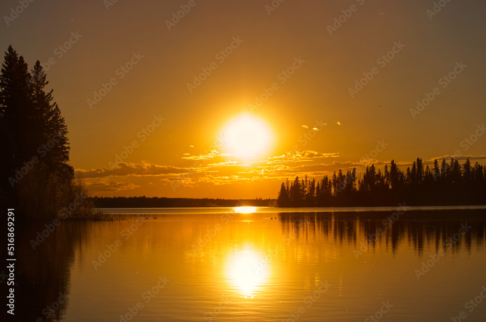 Fototapeta premium Sunset at Astotin lake, Elk Island