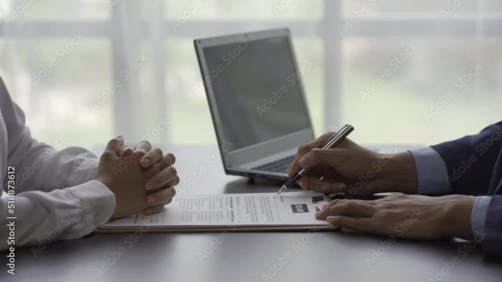The interviewees are interviewed with managers who will be recruited into the company for the position they are applying for and recommend a successful work strategy. job application ideas The interviewees are interviewed with managers who will be recruited into the company for the position they are applying for and recommend a successful work strategy. job application ideas