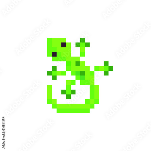 Gecko, lizard pixel art style icon. 8-bit sprite. Reptile animal isolated vector illustration. Design for stickers, logo, embroidery, mobile app.