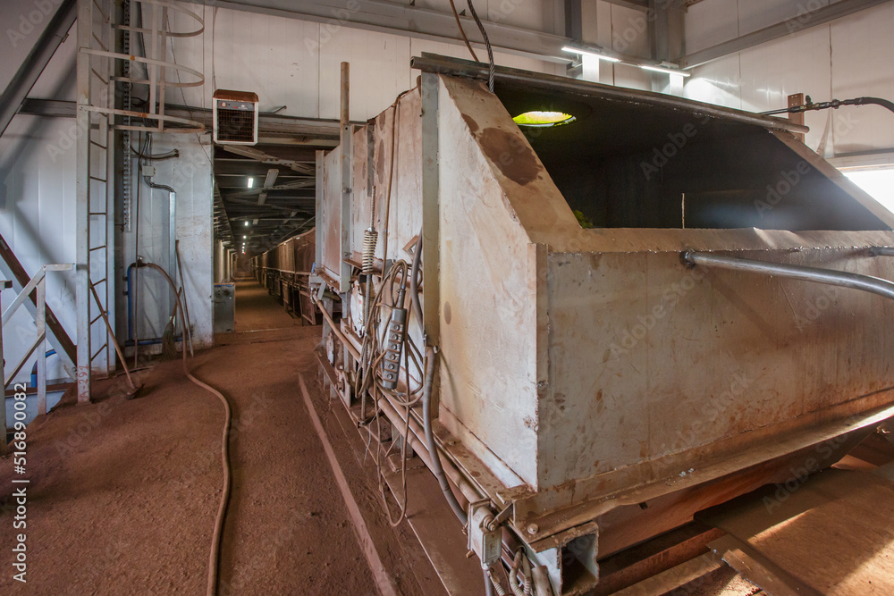 Underground belt conveyor for transporting ore to the surface. Underground belt conveyor for transporting ore to the surface.