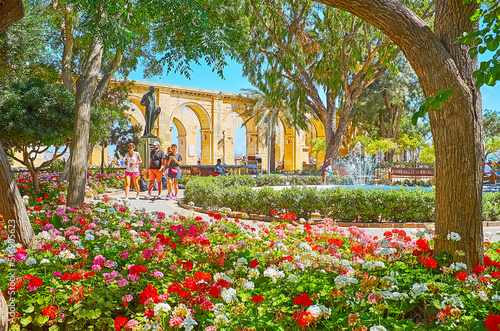 Obraz na płótnie Enjoy the Upper Barrakka Gardens of Valletta, Malta w salonie