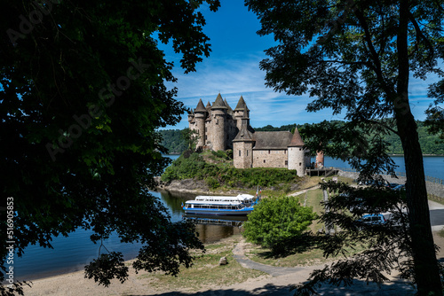 château fort du XIIIᵉ siècle, château de Val, Cantal photo