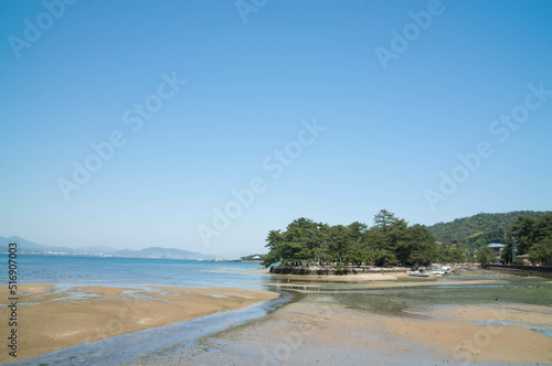 広島 宮島の真夏の海と青空