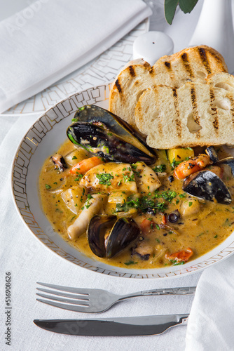Tableau sur toile Soup with mussels
