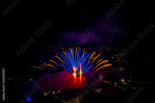 Fuochi d'artificio ripresi con il drone