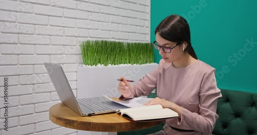 European business woman works hard in cokorking