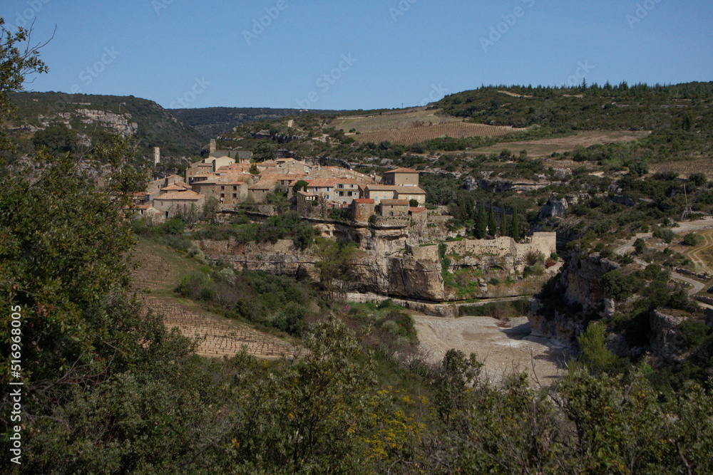 Vue générale de Minerve, joli village occitan