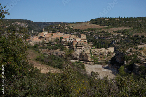 Vue générale de Minerve, joli village occitan