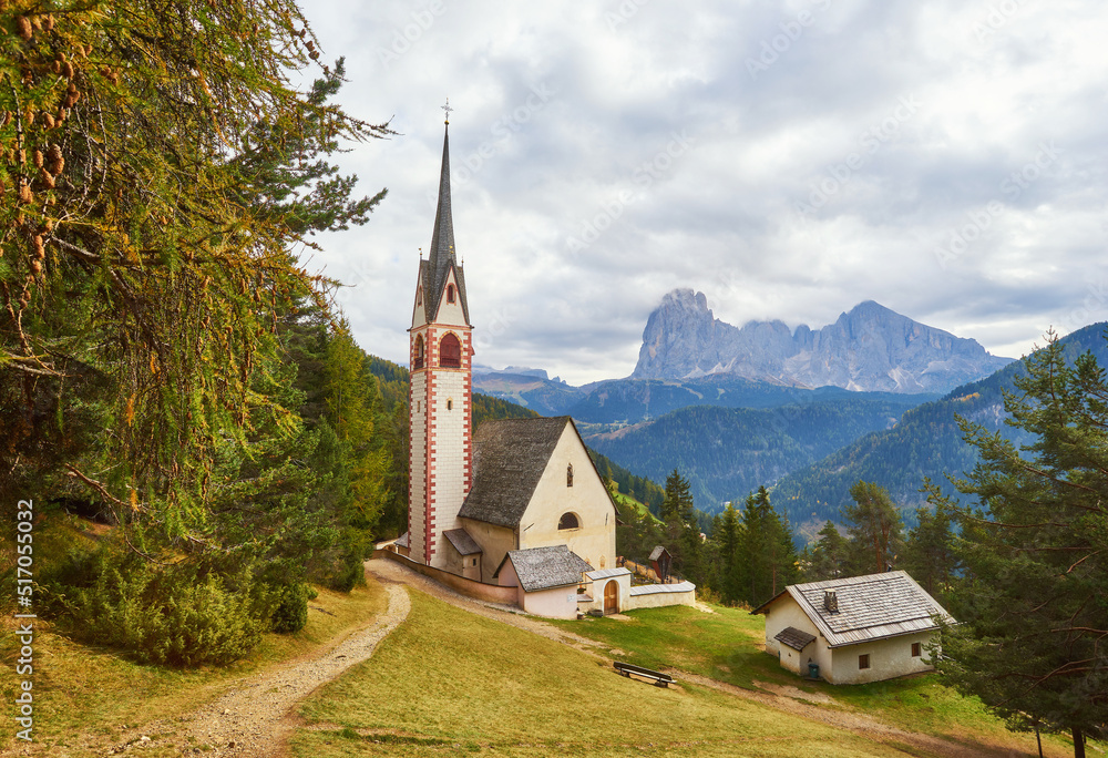 Church of San Giacomo. Ortisei, Gardena Valley, South Tyrol, Dolomites, Italy. - obrazy, fototapety, plakaty 