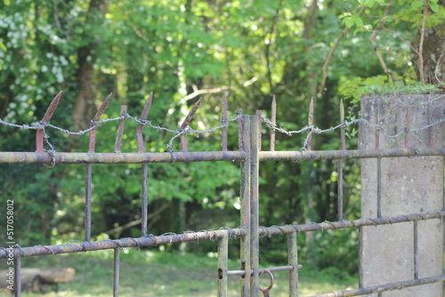 clôture et barrière