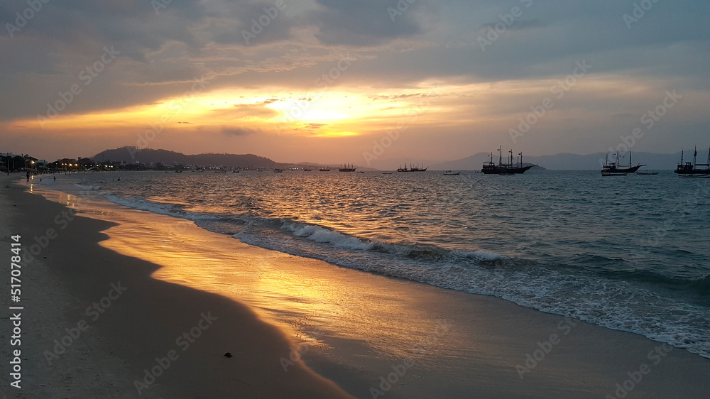 Fototapeta premium Pôr do Sol na praia