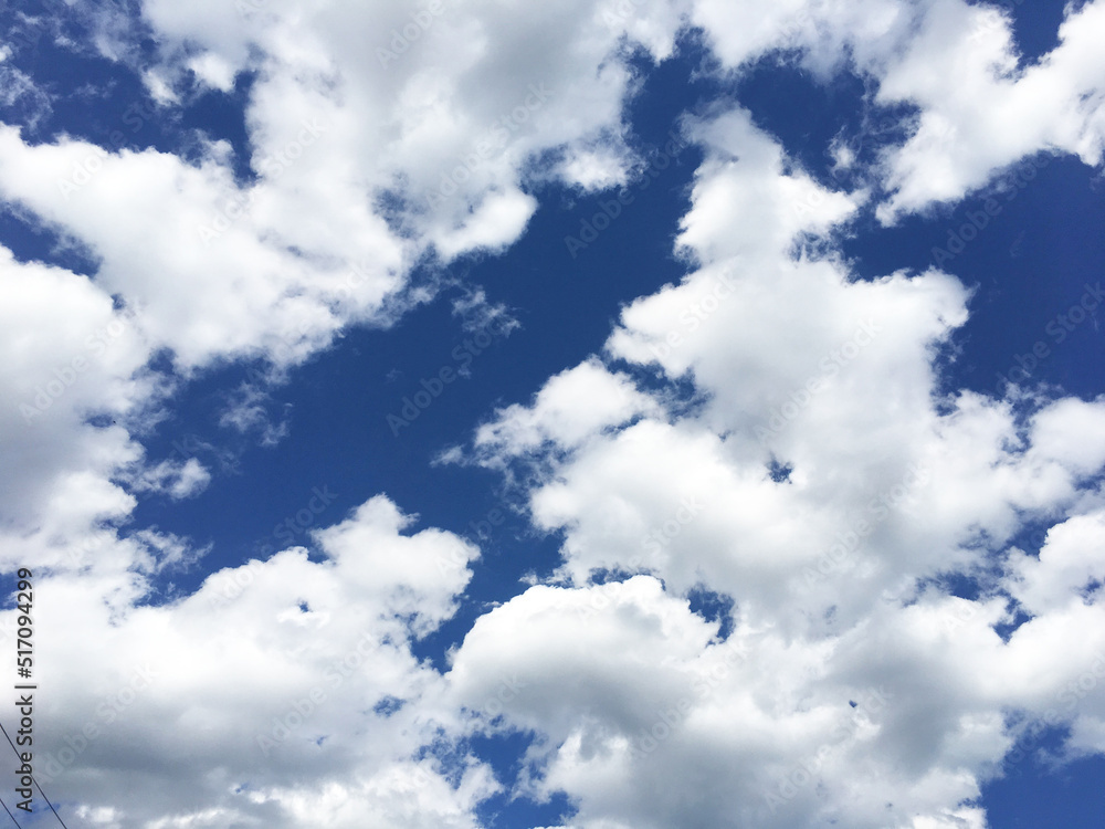 Fototapeta premium 空と雲の青空背景