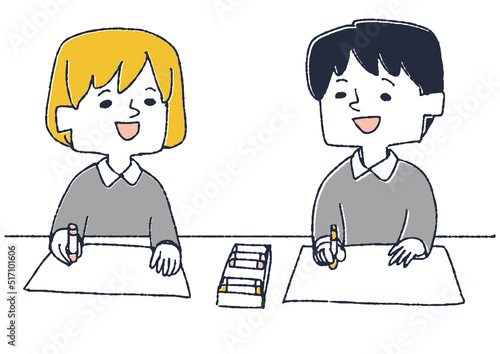 お絵描きをする男の子と女の子　伸び伸びと学ぶこども達のセット2
