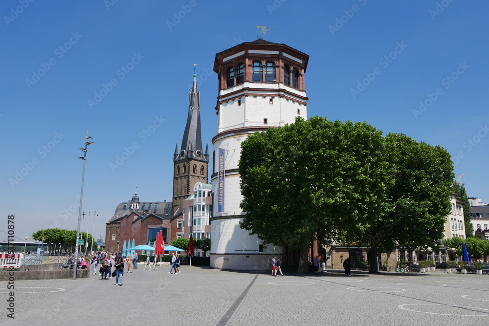 Schlossturm Promenade Düsseldorf