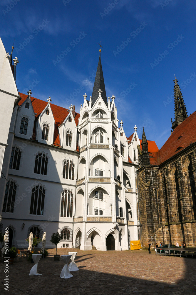 der Wendelstein der Albrechtsburg in Meißen in der Nachbarschaft zum Meißner Dom