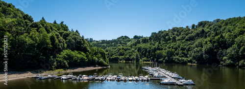 base nautique  sur le lac de Bort les orgues photo