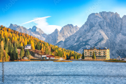 Fototapeta Naklejka Na Ścianę i Meble -  Fantastic sunny view of famous Misurina lake during autumn period