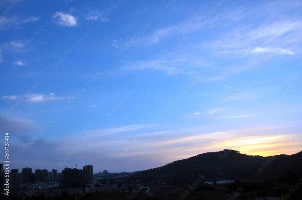 Obraz premium sunset over the city