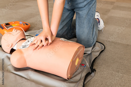 Canvastavla 救急救命講習会　胸骨圧迫とAED