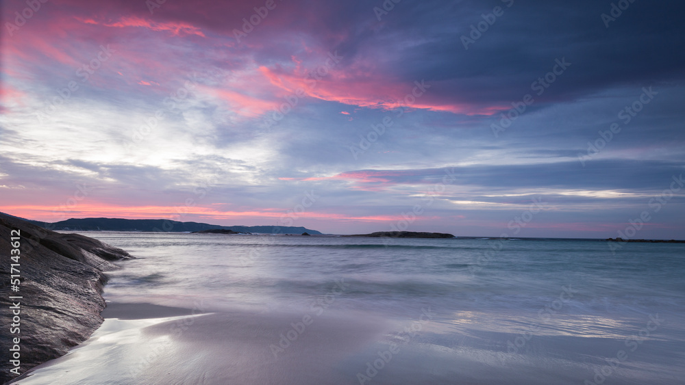 Obraz premium Beautiful cloudy morning Denmark, Western Australia