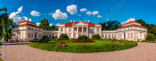 Palace in Smielow, a settlement in Greater Poland Voivodeship. © Darek Bednarek