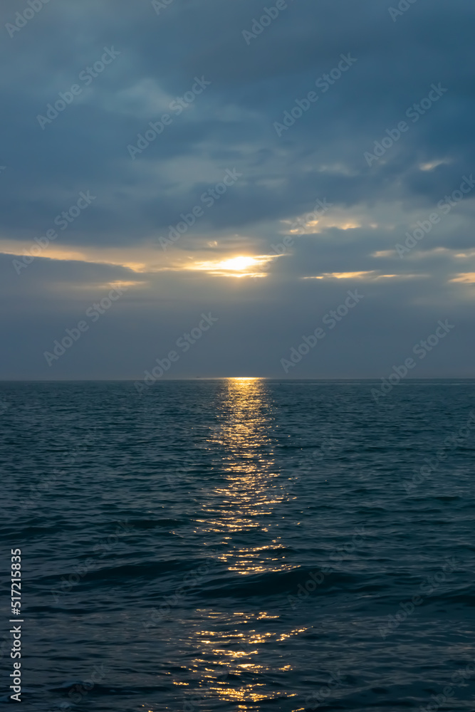 Fototapeta premium sunset over the sea