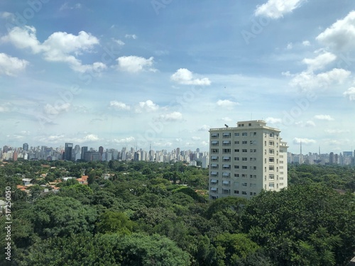 Residential building with view of the city © Paulo