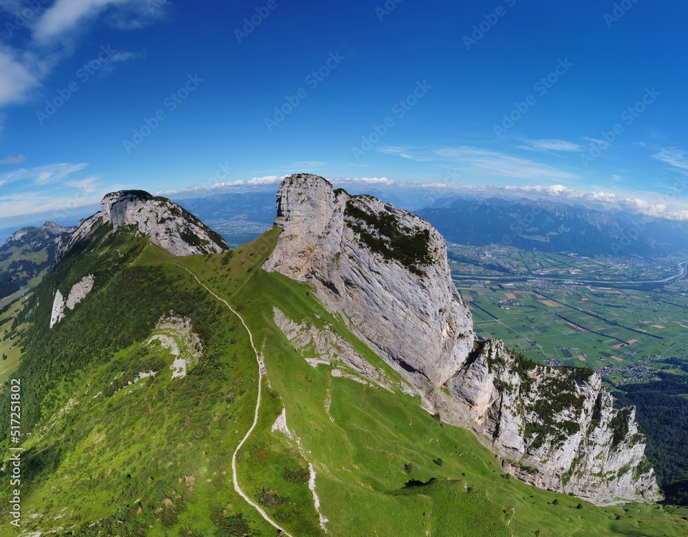 Appenzell, Schweiz: Ein Gipfel vor dem malerischen Rheintal