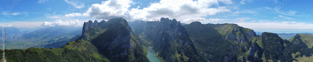 Appenzell, Schweiz: Panorama in den schweizer Alpen um den Fälensee
