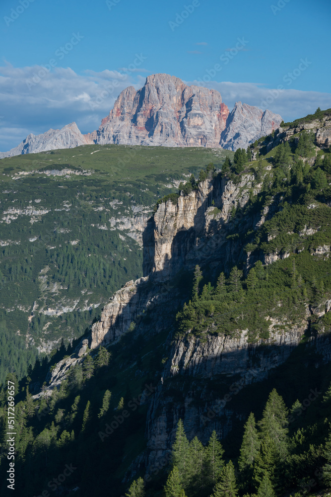 Paisaje montañoso en la Dolomitas de Auronzo en el norte de Italia