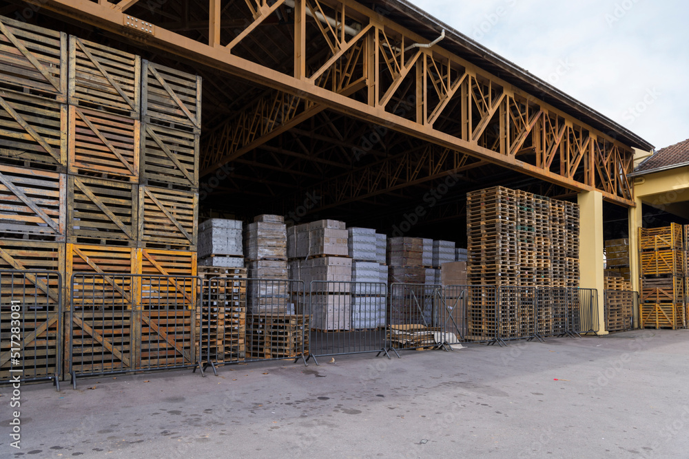 Pallets and boxes in a large warehouse, Bento Gonçalves, RS, Brazil Pallets and boxes in a large warehouse, Bento Gonçalves, RS, Brazil