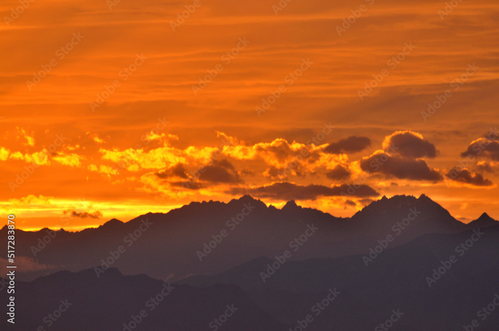 Fototapeta premium sunset over the mountains