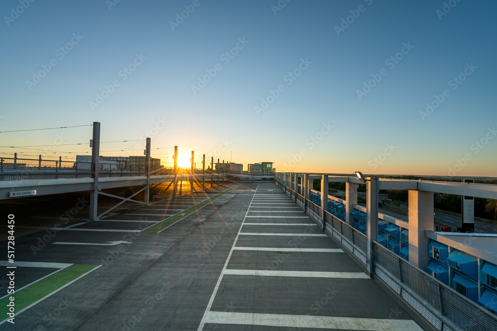 Obraz premium Sunset view of a car park