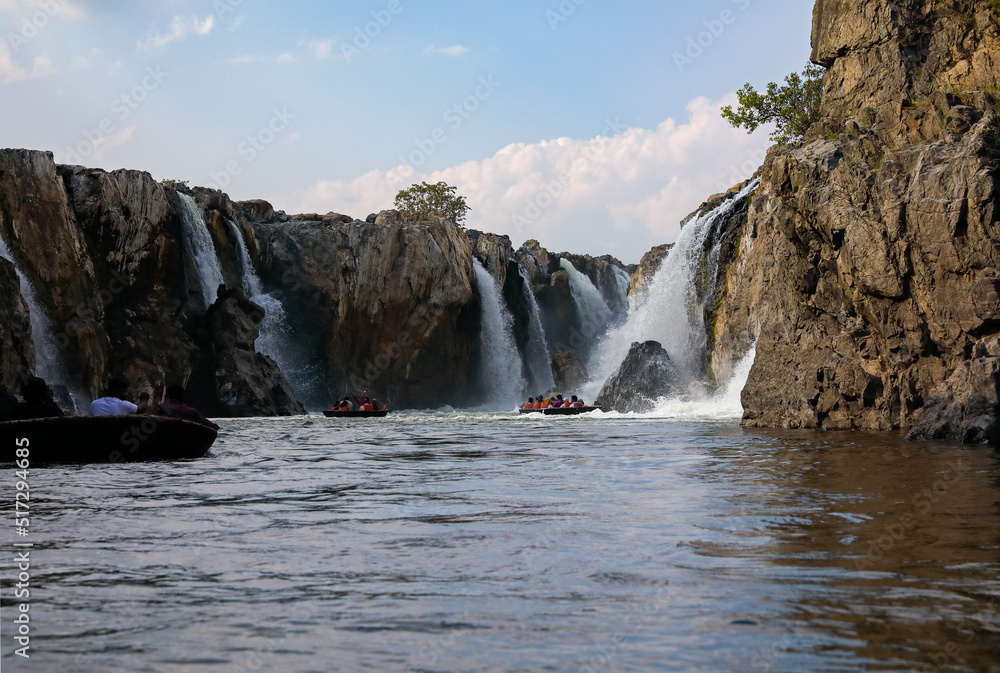 Beautiful Hogenakkal Falls in India Beautiful Hogenakkal Falls in India