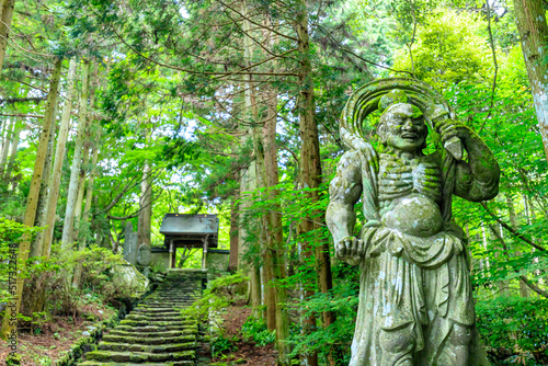 夏の両子寺　仁王像　大分県国東市　Futagoji Temple in summer. Nio statue. Ooita-ken Kunisaki city.　 photo