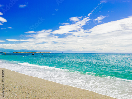Fototapeta Naklejka Na Ścianę i Meble -  【夏】青空の下の夏の海のビーチ　高知県の桂浜