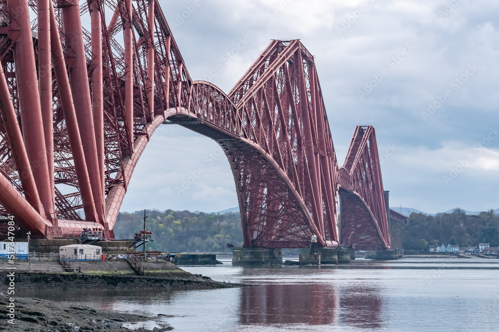 Obraz premium Red metal construction of Queensferry Crossing railway bridge