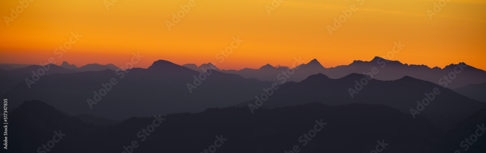 coucher de soleil sur les alpes grisonnes vu de l'ebenalp