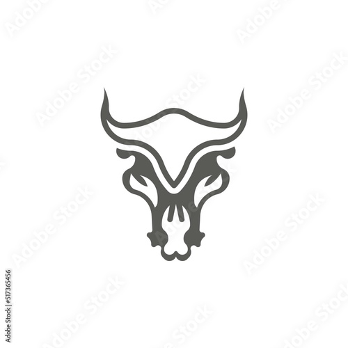 Bull head logo vector icon © Jeffricandra30